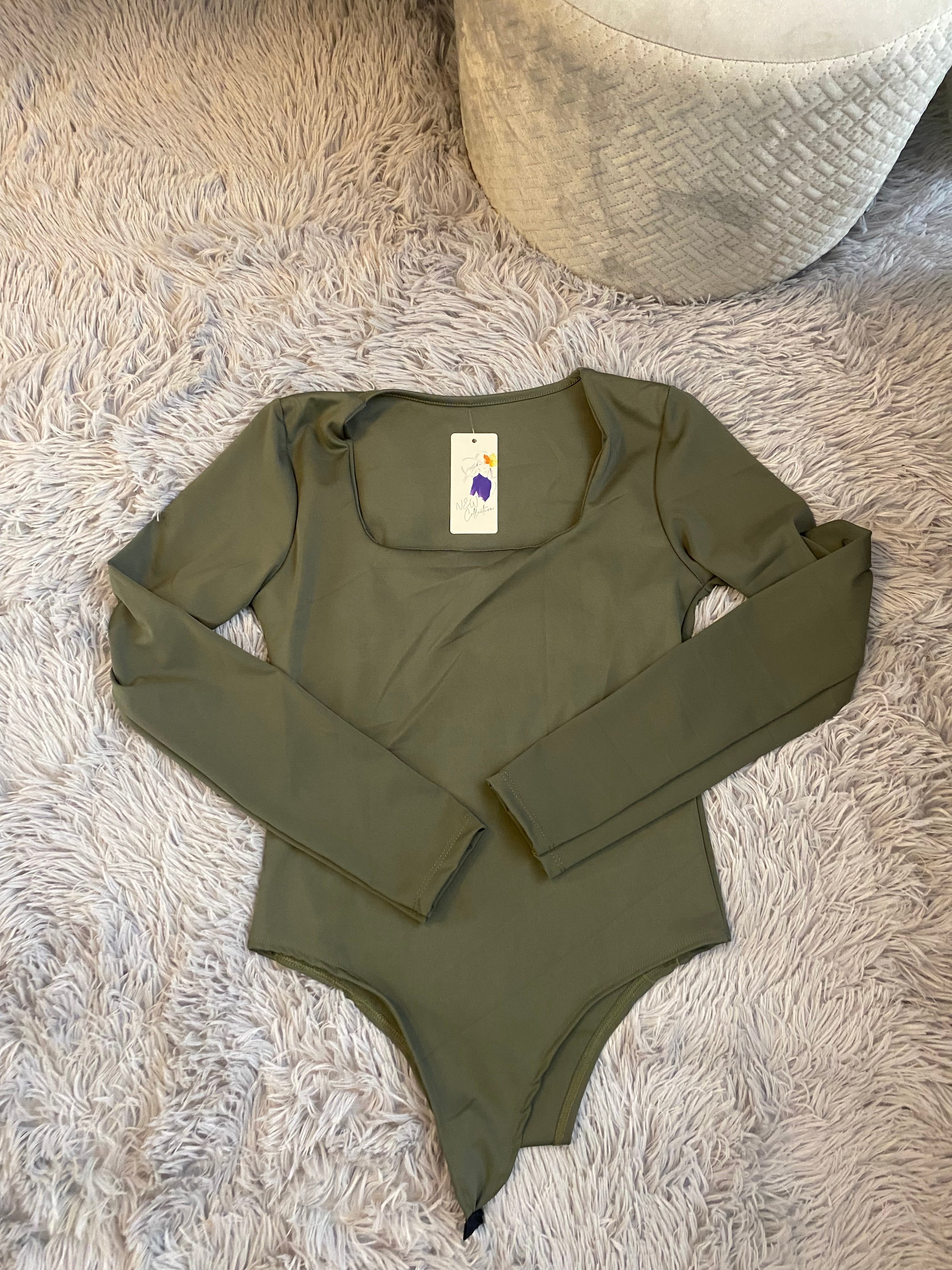 Body scollatura squadrata