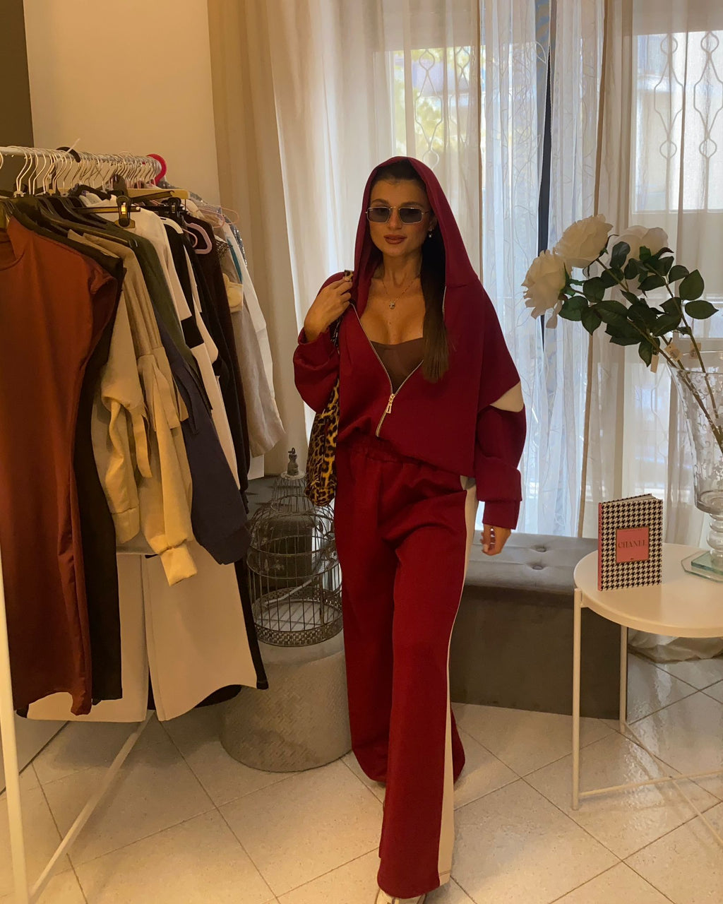 Tuta a strisce bordeaux