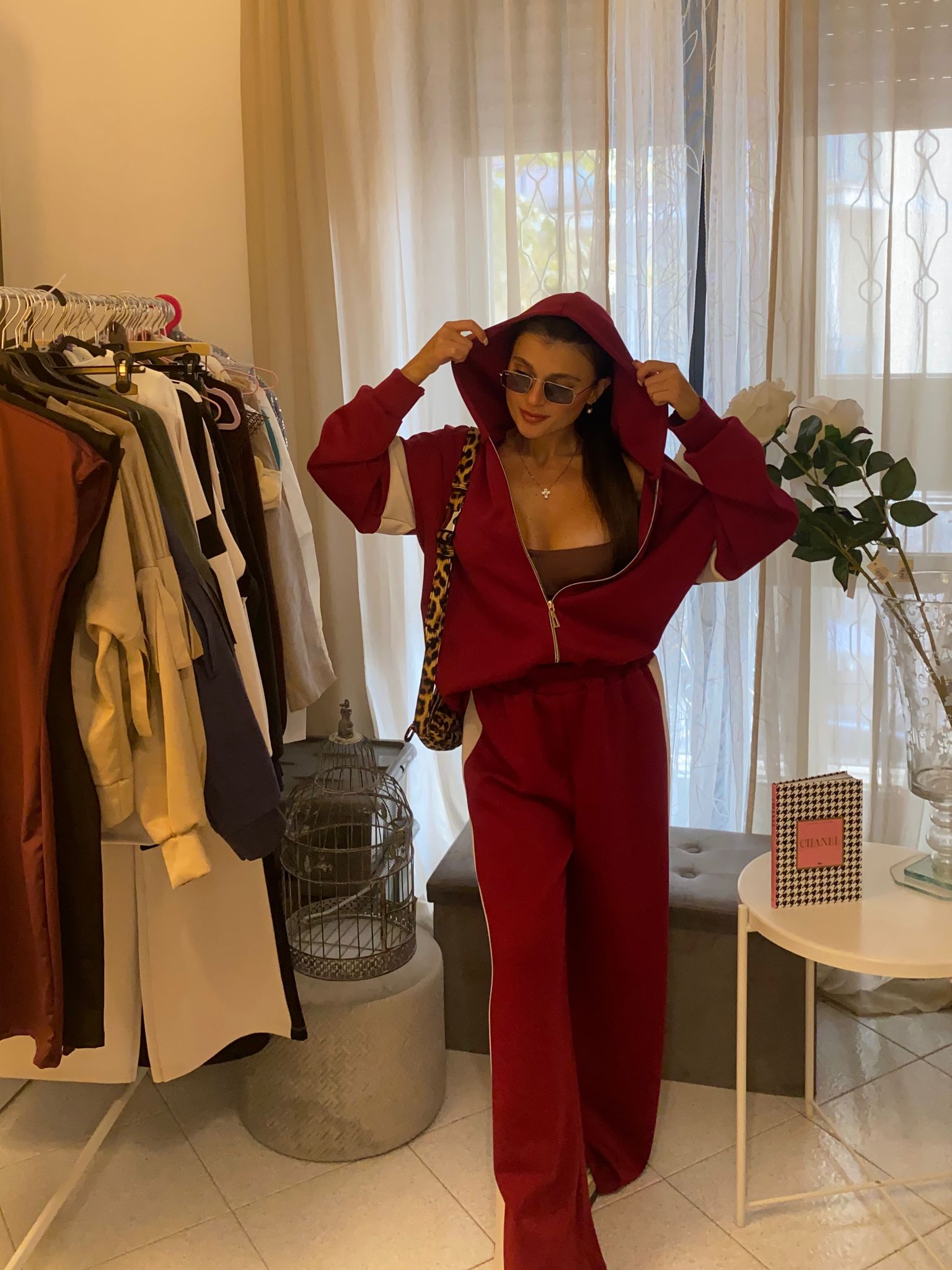 Tuta a strisce bordeaux